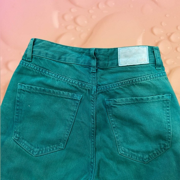 Waist: 24
Hip: 36
Rise: 11
Inseam: 27 - Picture 4 of 4